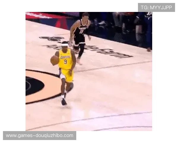 最新斗球体育app手机版免费下载安装，随时随地关注你喜欢的体育赛事动态