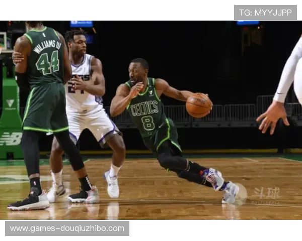 斗球nba体育直播互动社区，球迷交流赛事观点分享精彩瞬间体验
